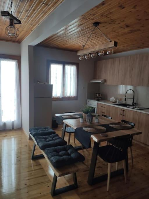 瓦西利基Politis' Wooden House公寓 外观 照片